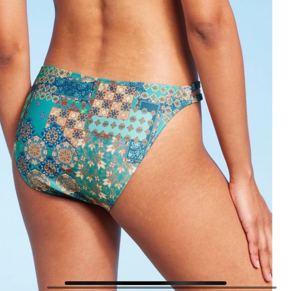 Wild Fable Women’s scoop front bikini - Picture 5 of 8